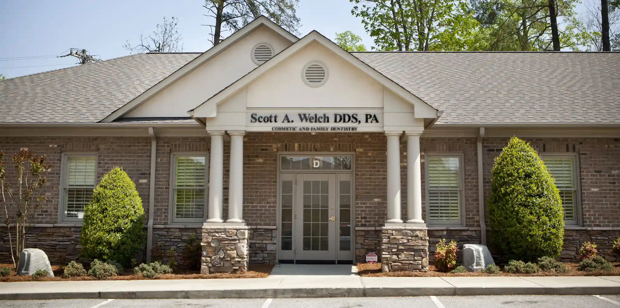 Photo of exterior of Dr. Welch's New Garden dentist office